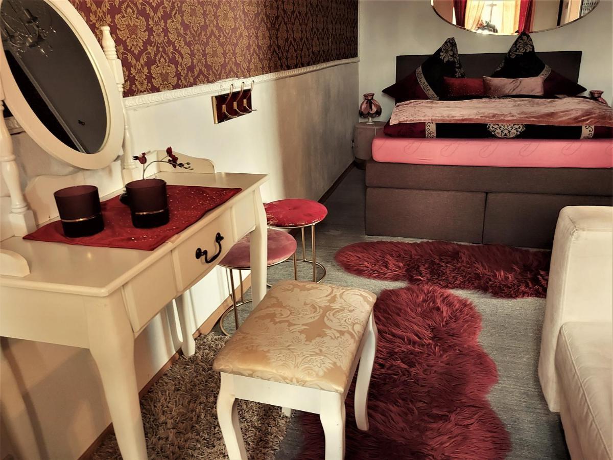 Schloss Weichs Zu Regensburg Mit 2Schlafzimmer Parkplatz Internet 75Qm Zentrum Экстерьер фото