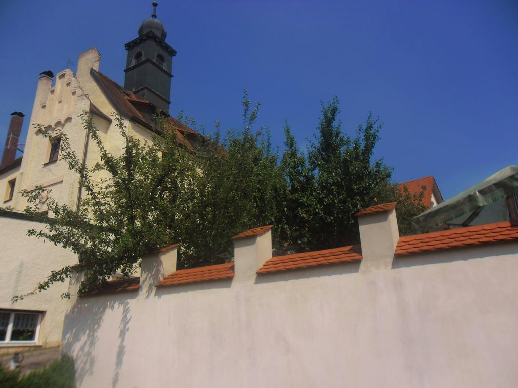 Schloss Weichs Zu Regensburg Mit 2Schlafzimmer Parkplatz Internet 75Qm Zentrum Экстерьер фото