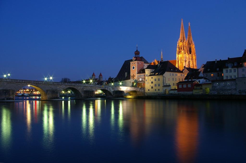 Schloss Weichs Zu Regensburg Mit 2Schlafzimmer Parkplatz Internet 75Qm Zentrum Экстерьер фото