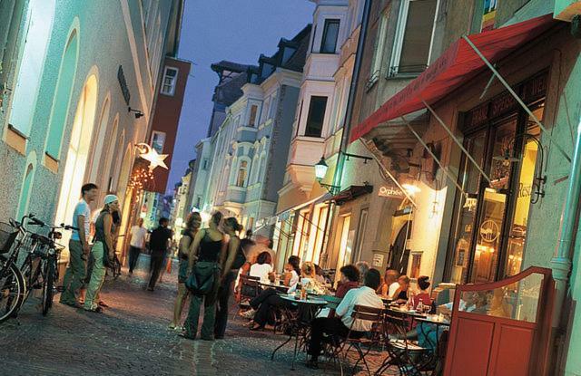 Schloss Weichs Zu Regensburg Mit 2Schlafzimmer Parkplatz Internet 75Qm Zentrum Экстерьер фото